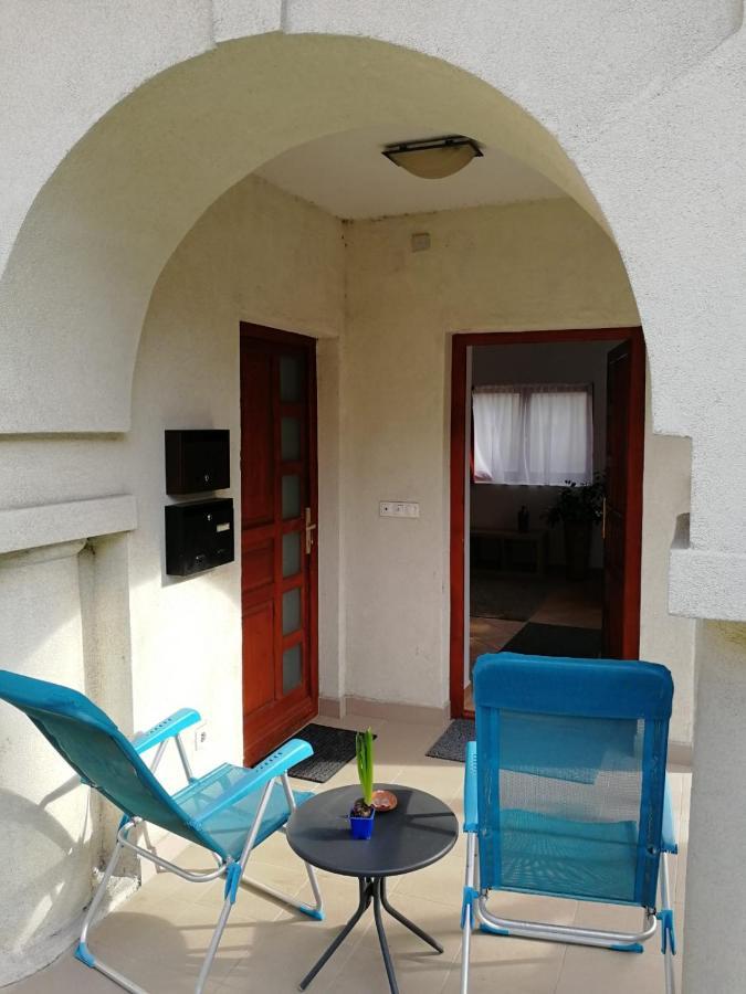 Wash House Apartman Győr Exteriör bild
