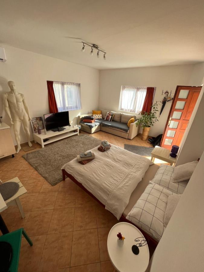Wash House Apartman Győr Exteriör bild